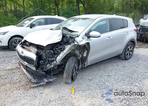 2021 Kia Sportage Lx z USA, uszkodzony, nr VIN KNDPMCAC9M7844869